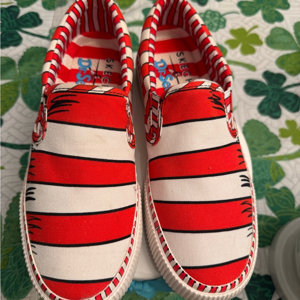 NEW Skechers Dr. Seuss Sneakers Womens 6.5 Stripe Cat in the Hat Youth 5 - Picture 3 of 5